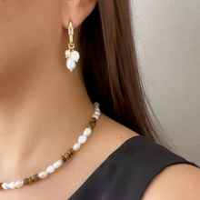 Carregar imagem no visualizador da galeria, Colar de Pérolas com Olho de Tigre Elegance 45cm - Império Stone