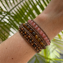 Carregar imagem no visualizador da galeria, Bracelete Olho de Tigre e Quartzo Morango - 3 voltas
