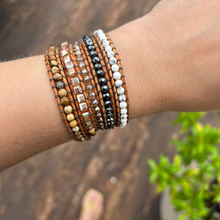 Carregar imagem no visualizador da galeria, Bracelete Howlitas e Jaspe - 5 Voltas