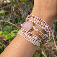 Carregar imagem no visualizador da galeria, Bracelete Amora — Quartzo Rosa &amp; Rodonita 5 Voltas
