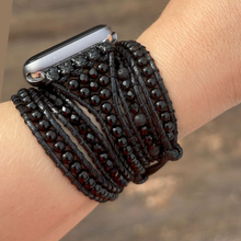 Carregar imagem no visualizador da galeria, Bracelete All Black Marcella para AppleWatch - 5 voltas
